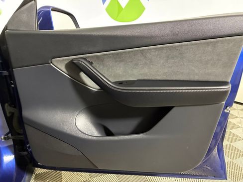 Used 2020 Tesla Model Y Long Range image 30