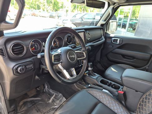 Used 2022 Jeep Gladiator Overland AWD/4WD image 13