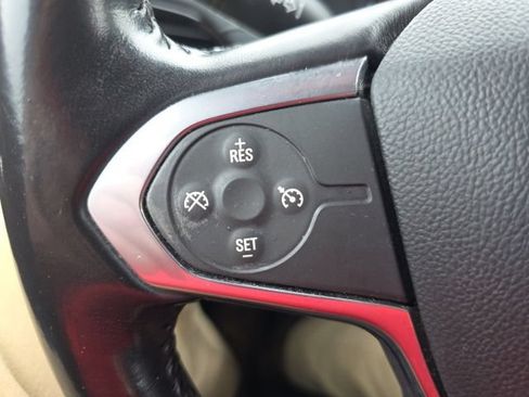 Used 2021 Chevrolet Traverse LT w/ LT Premium Package FWD image 17