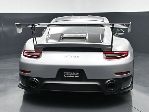 Certified 2018 Porsche 911 GT2 RS RWD image 8