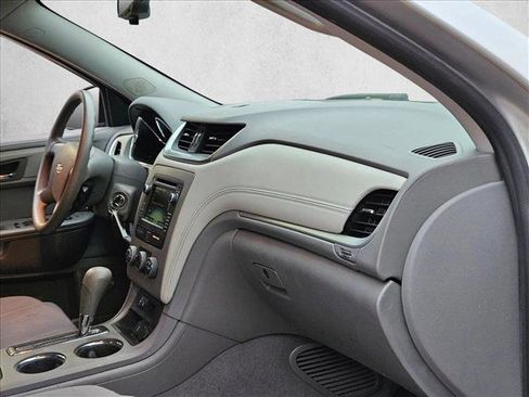 Used 2017 Chevrolet Traverse LS FWD image 17