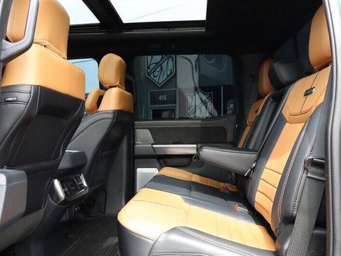 Used 2023 Ford F350 Platinum image 28