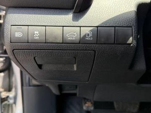 Used 2020 Toyota Camry SE FWD image 34