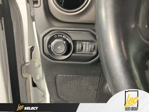 Used 2021 Jeep Wrangler Sport AWD/4WD image 12