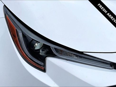 Used 2022 Toyota Corolla LE FWD image 30