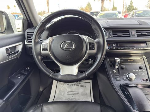 Used 2013 Lexus CT 200h w/ Premium Pkg w/Navigation image 14