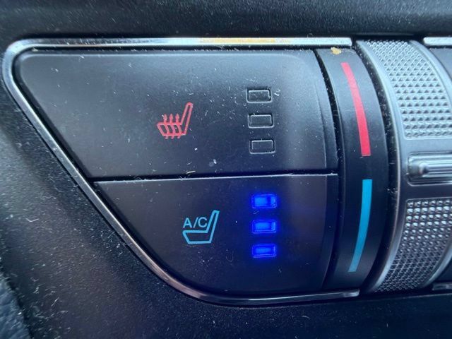 Used 2018 Ford Mustang Premium RWD image 32