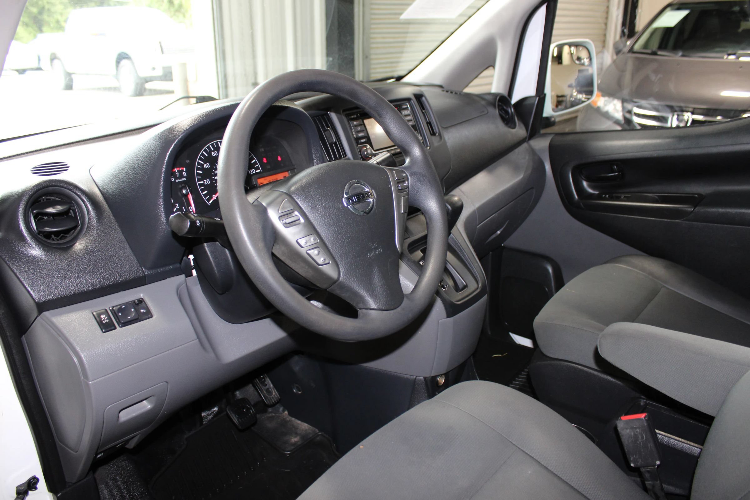 Used 2018 Nissan NV200 SV FWD image 21