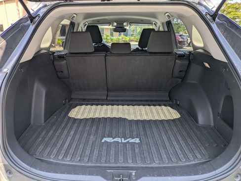 Used 2025 Toyota RAV4 XLE FWD image 13
