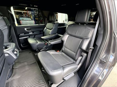 Used 2025 Ford Expedition Platinum w/ Stealth Appearance Package image 21