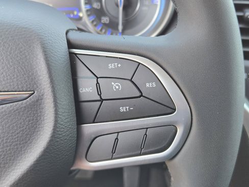 Used 2023 Chrysler 300 Touring RWD image 17