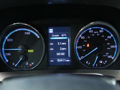 Used 2018 Toyota RAV4 XLE AWD/4WD image 13