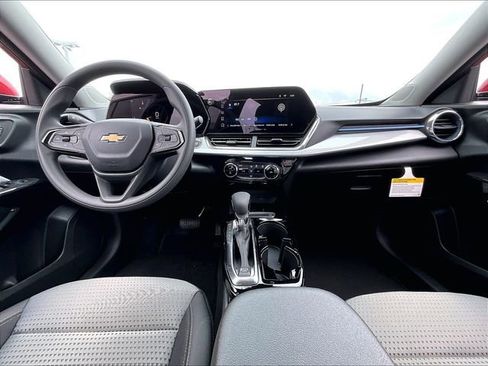 New 2026 Chevrolet Trax LT FWD image 11