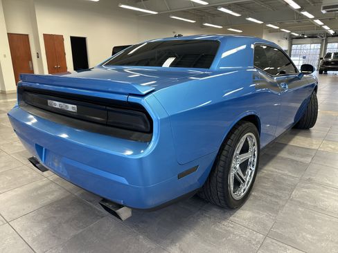 Used 2010 Dodge Challenger R/T image 12