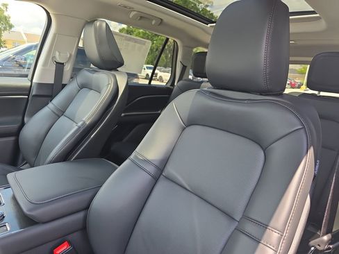 New 2025 Lincoln Aviator 2WD w/ Equipment Group 101A image 24