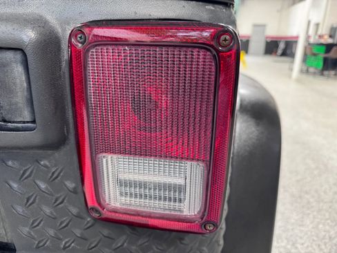 Used 2015 Jeep Wrangler Unlimited Sport AWD/4WD image 9