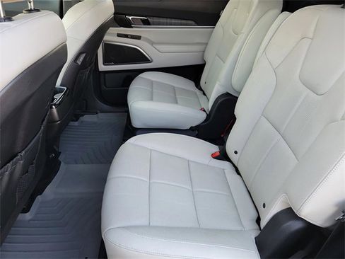 Certified 2023 Kia Telluride SX image 14