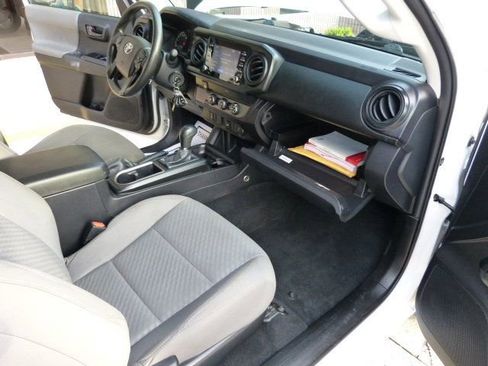 Used 2022 Toyota Tacoma SR image 27