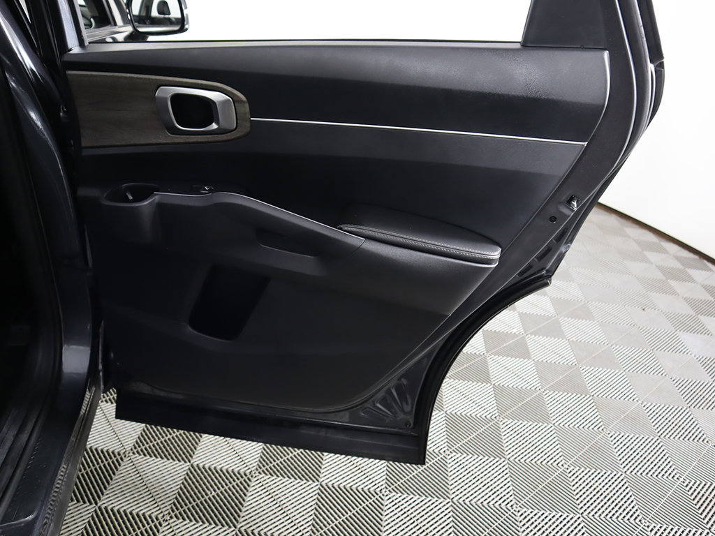 Used 2022 Kia Sorento S w/ Panoramic Sunroof Package AWD/4WD image 28