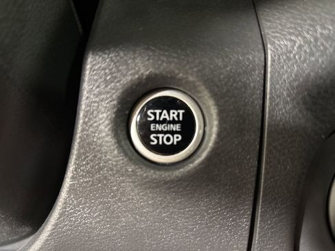 Used 2024 Nissan Frontier PRO-4X w/ Technology Package image 13