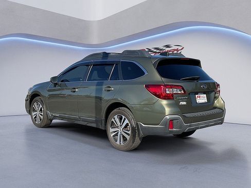 Used 2018 Subaru Outback 2.5i Limited image 3