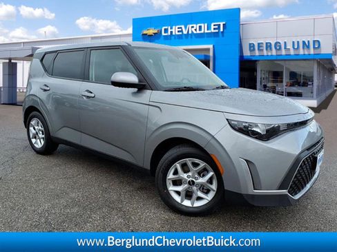 Used 2024 Kia Soul LX w/ Option Group 015 FWD image 1