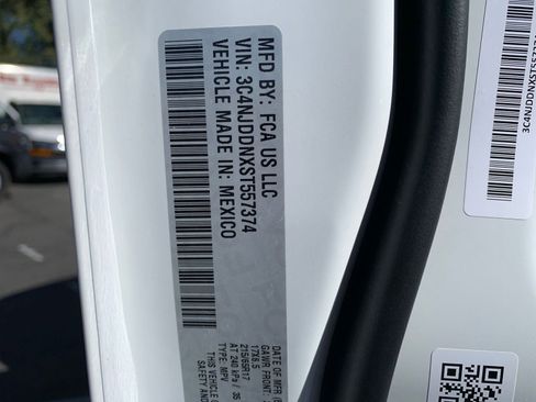 Used 2025 Jeep Compass Trailhawk image 28