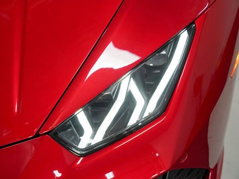 Used 2021 Lamborghini Huracan EVO image 13