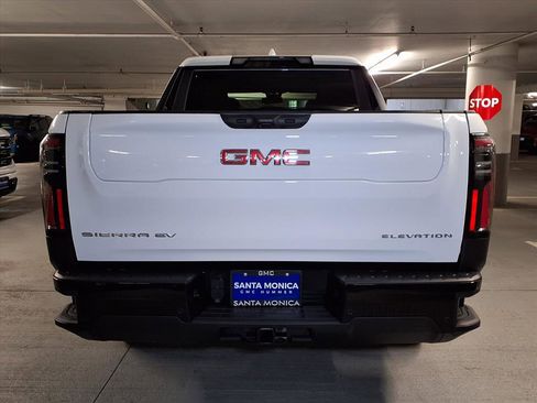 Used 2026 GMC Sierra EV Elevation image 9