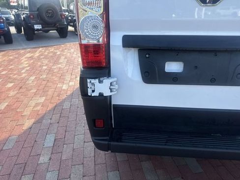 Used 2025 RAM ProMaster 2500 w/ U-Haul Equipment Group FWD image 8