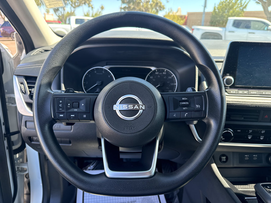 Used 2024 Nissan Rogue S AWD/4WD image 11