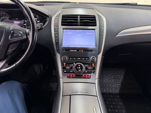 Used 2020 Lincoln MKZ AWD image 23