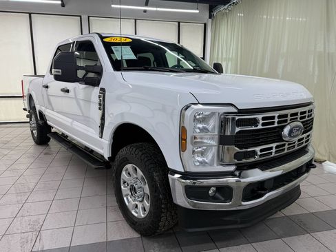 Used 2024 Ford F350 XLT AWD/4WD image 2