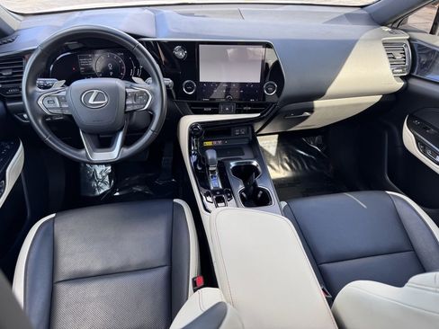 Used 2022 Lexus NX 250 FWD image 5
