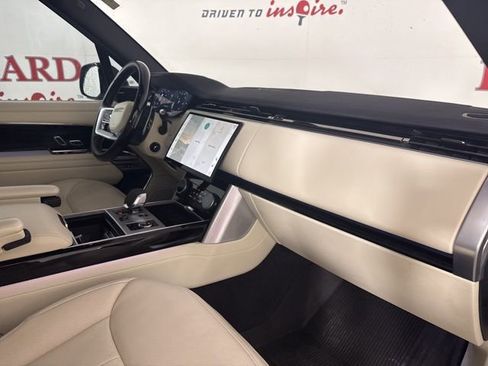 Used 2023 Land Rover Range Rover SE image 17