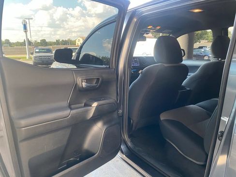 Used 2021 Toyota Tacoma TRD Off-Road w/ Technology Package AWD/4WD image 26