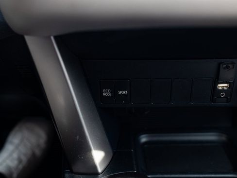 Used 2018 Toyota RAV4 XLE image 16