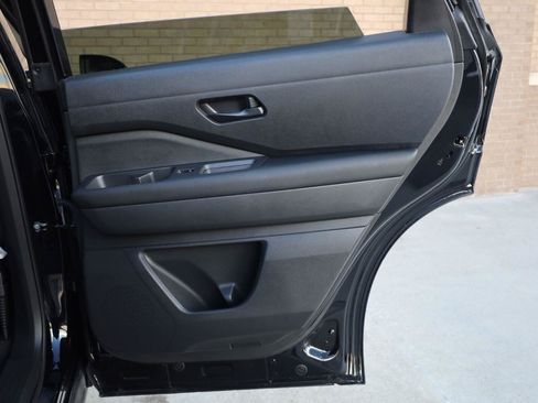 Used 2024 Nissan Pathfinder SV w/ Lighting Package (N92) FWD image 22