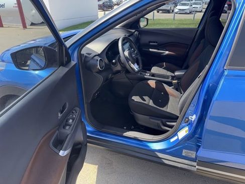 Used 2023 Nissan Kicks SR FWD image 18