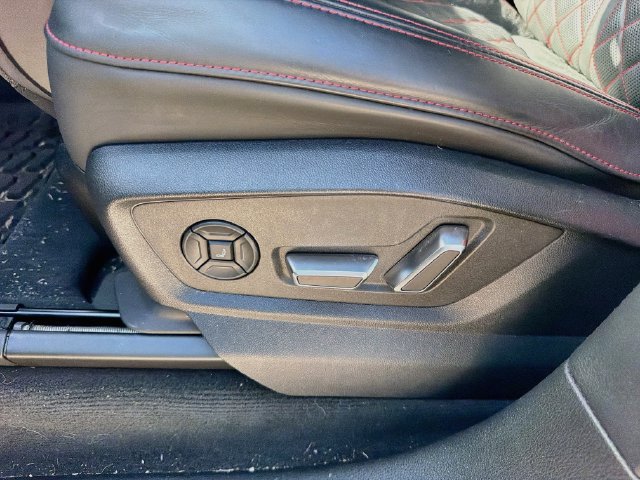 Used 2025 Audi SQ7 Prestige AWD/4WD image 26