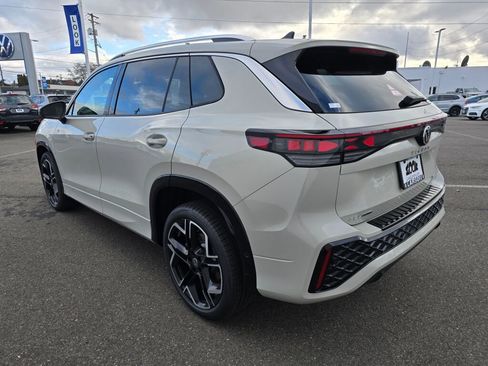 New 2026 Volkswagen Tiguan SEL R-Line image 5