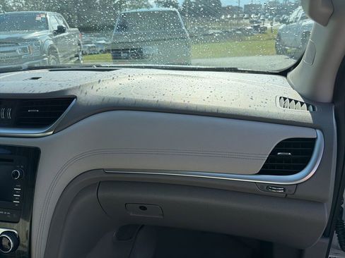 Used 2016 Chevrolet Traverse LT image 22