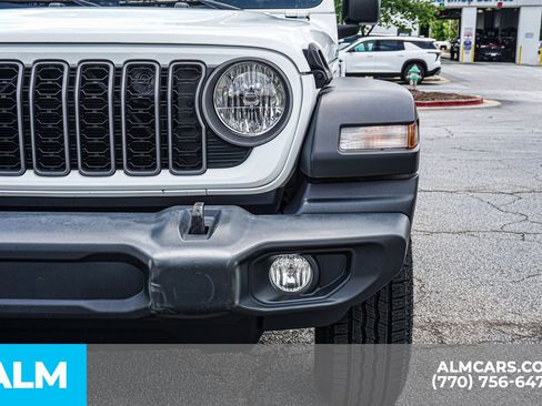 Used 2025 Jeep Wrangler Unlimited Sport AWD/4WD image 18