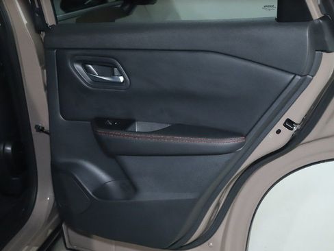 Certified 2025 Nissan Rogue SV image 30