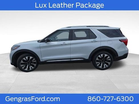 Certified 2025 Ford Explorer Platinum w/ LUX Leather Package AWD/4WD image 4