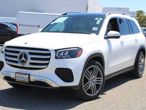 Used 2025 Mercedes-Benz GLS 450 4MATIC image 10