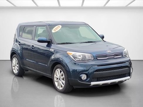 Used 2019 Kia Soul + FWD image 7
