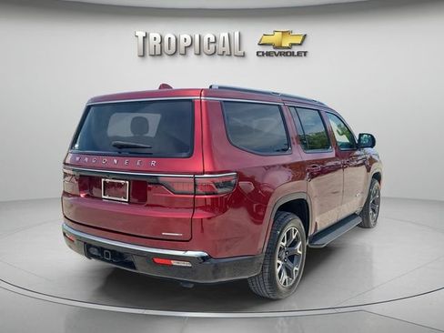 Used 2023 Jeep Wagoneer Series III w/ Preferred Equipment Group RWD image 3