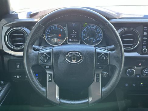 Used 2020 Toyota Tacoma TRD Off-Road w/ Technology Package AWD/4WD image 42