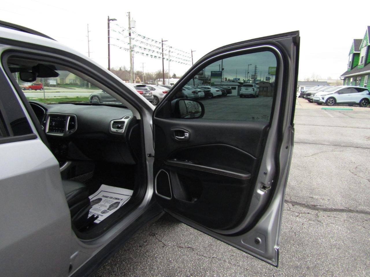 Used 2018 Jeep Compass Latitude w/ Popular Equipment Group FWD image 22